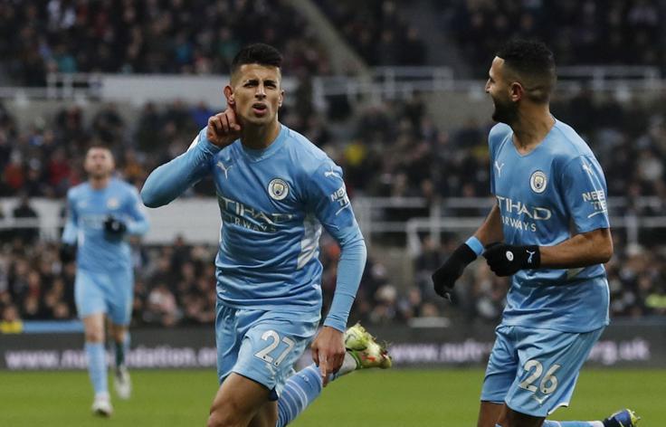 Joao Cancelo zaradi kazni zaradi kartonov ne bo smel igrati. | Foto: Reuters