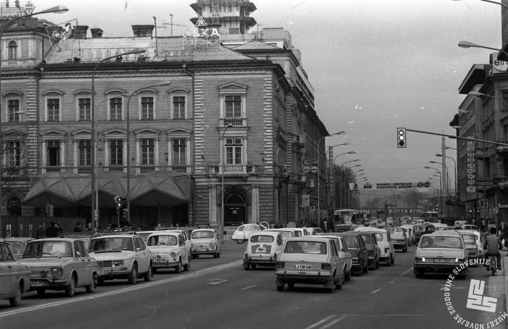 Palača Evropa na fotografiji iz leta 1975.  (foto: Marjan Ciglič, hrani: MNZS) | Foto: 