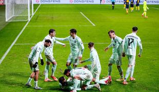 Kroglice so zaplesale, Olimpija v vlogi favorita