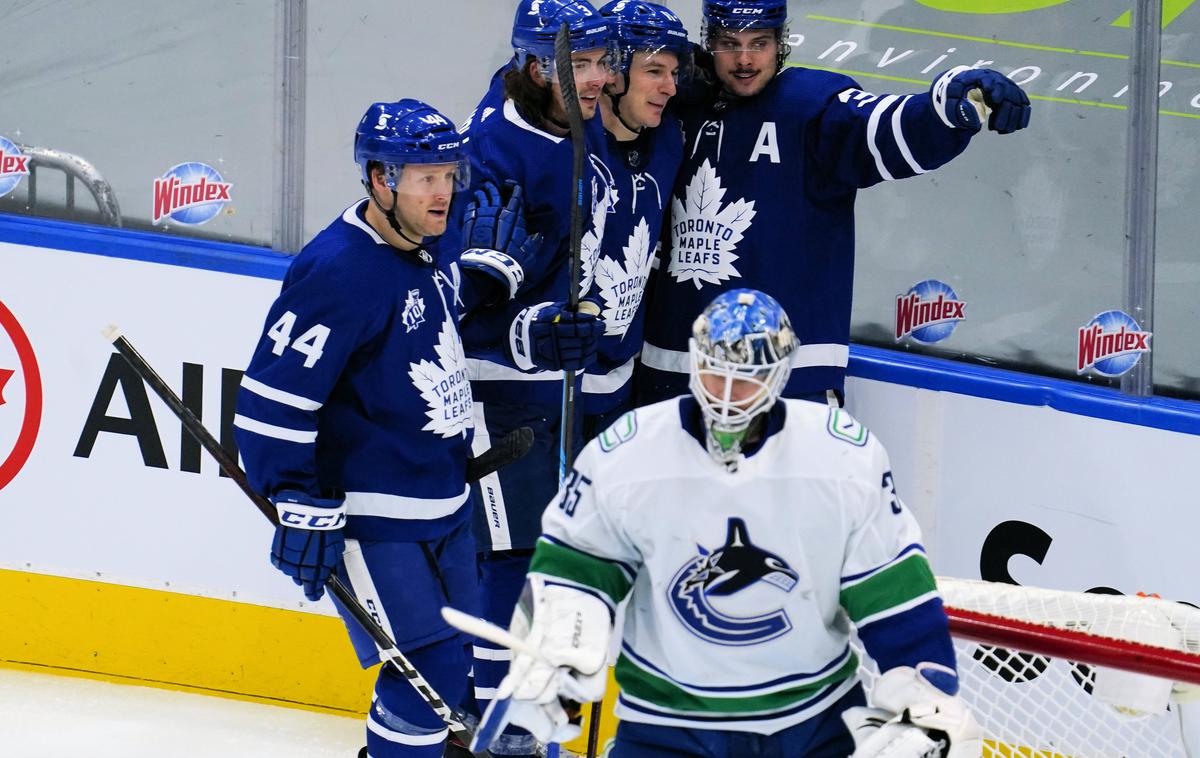 Toronto Maple Leafs Vancouver Canucks | Hokejisti Toronta so s 5:1 premagali Vancouver in se zavihteli na vrh lestvice NHL. | Foto Guliverimage