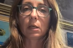 Gimnazijska profesorica iz Novega Sada gladovno stavka. Zavrača tudi vodo.