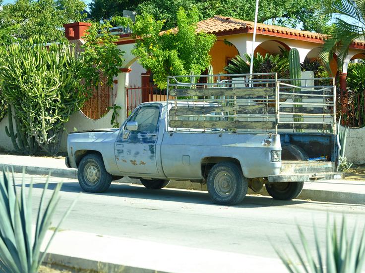 Polotok Baja California je dežela vozniških uživačev. Večina tudi tistih največjih zvezdnikov ameriške in japonske "off-road" scene je tu obuta v resno terensko obutev in na bokih imajo prave motorne čine vsaj V6, največkrat pa še vedno V8. | Foto: Jure Gregorčič