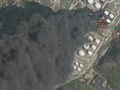 V obsežnih ukrajinskih napadih na rusko infrastrukturo poškodovanih več objektov