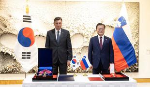 Izmenjava odlikovanj: Pahorju za dialog, predsedniku Južne Koreje za spravo in sožitje
