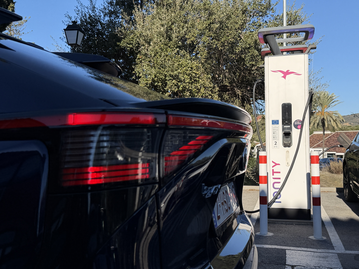 Ena izmed polnilnic Ionity na jugozahodu Pirenejskega polotoka. | Foto: Gregor Pavšič