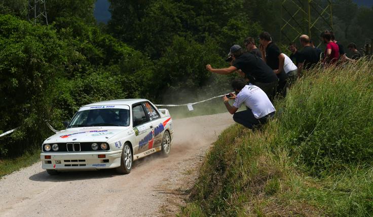 Atraktivni BMW M3 uspešno vozita Domen Agnič in Jure Podpečan. Tak model BMW je konec 80. let, to je bil še dirkalnik skupine N, vozil Silvan Lulik. | Foto: 