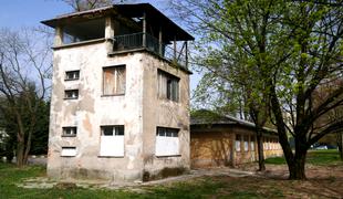 83 let staro letališče v Ljubljani: propadajoči kontrolni stolp čaka partnerja za obnovo