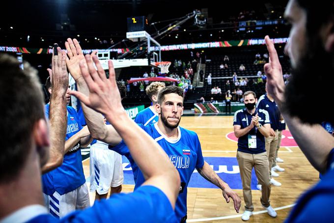 "Prav veliko časa za pripravo namreč nismo imeli in zato je bilo veliko pametnejše, da se ukvarjamo s svojo igro in ne toliko s samim nasprotnikom. In to nam je na koncu v teh dveh tekmah prineslo tudi rezultat," je prepričan slovenski reprezentant Aleksej Nikolić. | Foto: FIBA