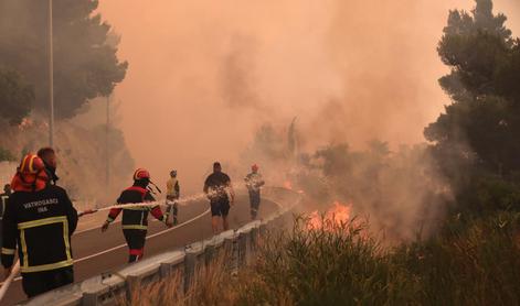 Vedno huje: "Nimamo nadzora, rešujemo hišo za hišo" #foto