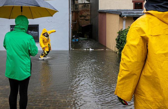 Poplava v kraju Glucholazy na Poljskem.  | Foto: Reuters