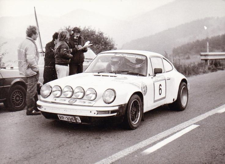 Slavko Dekleva nekoč na Planinskih ridah s porschejem, leta 2002 je tam dobil zadnjo gorsko dirko.  | Foto: arhiv Adrijan Skubak
