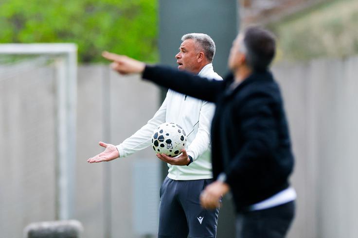 Tonči Žlogar skuša pred izpadom leto rešiti Primorje. | Foto: Aleš Fevžer