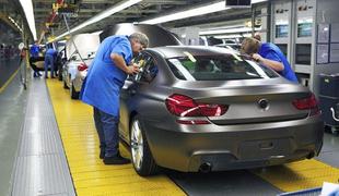 BMW na desettisoče avtomobilov preusmerja iz Evrope v ZDA