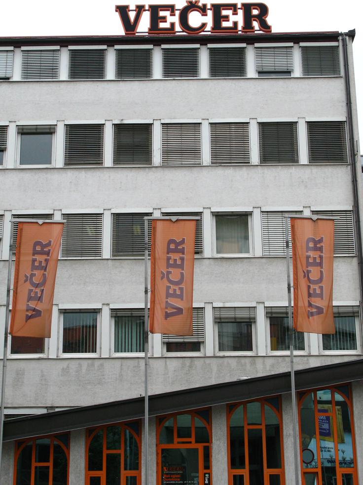  Konec leta 2008 je Delo za 59,34-odstotni delež Večera odštelo 18 milijonov evrov.  | Foto: STA ,