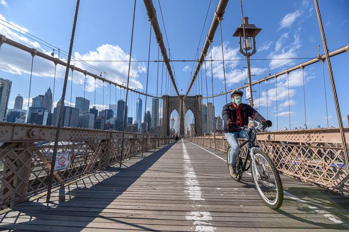 Razmere v New Yorku se izboljšujejo, saj že tri dni zapored na dan umre manj kot 200 ljudi, novih hospitalizacij pa je manj kot 500 na dan. | Foto: Getty Images