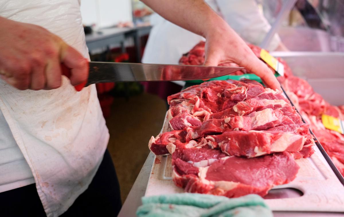 mesar, mesnica | Ni dokazov, da je 49-letnik storil kaznivo dejanje, je ugotovilo tožilstvo. Očitno je ocenilo, da je ravnal v silobranu, poroča Dnevnik. (Fotografija je simbolična.) | Foto Shutterstock