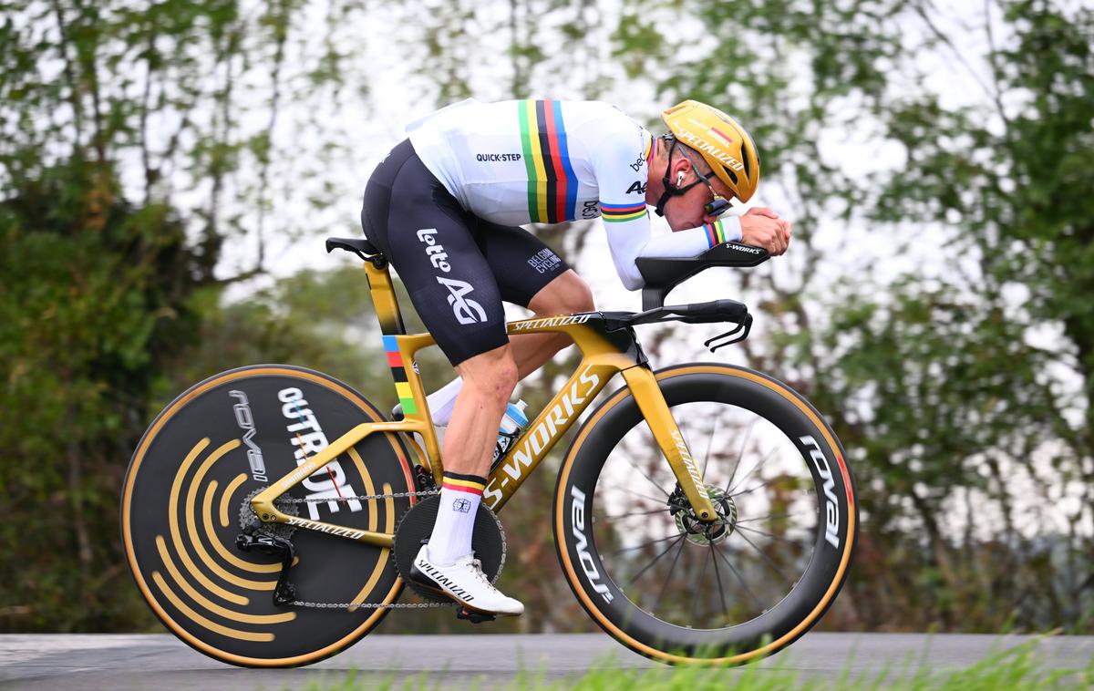 Remco Evenepoel | Remco Evenepoel je v marvični majici svetovnega prvaka v vožnji na čas danes prišel še do evropskega naslova, svojega drugega v karieri. | Foto Guliverimage