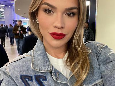 Anamaria Goltes pred porodom sledilke prosi za nasvete pri tandemskem dojenju