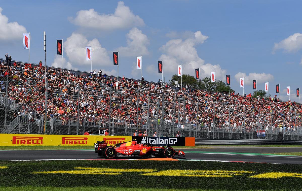 Monza Carlos Sainz Ferrari | Polne tribune tifosov srčno navijajo za zmago Ferrarija. | Foto Reuters