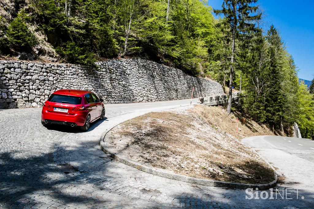 Peugeot 308 GTi - fotogalerija testnega vozila