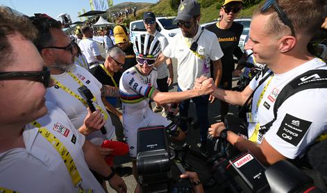Pogačar do nove veličastne zmage in to na klancu, kjer je leta 2022 doživel boleč poraz #video
