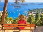 Hrvaška, pogled na morje, turistka