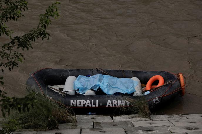 Nepal poplave | Katastrofalne poplave so v Nepalu in Tibetu izbrisale celotna naselja.  | Foto Reuters