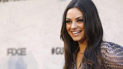 Ali Mila Kunis in Ashton Kutcher pričakujeta otroka?