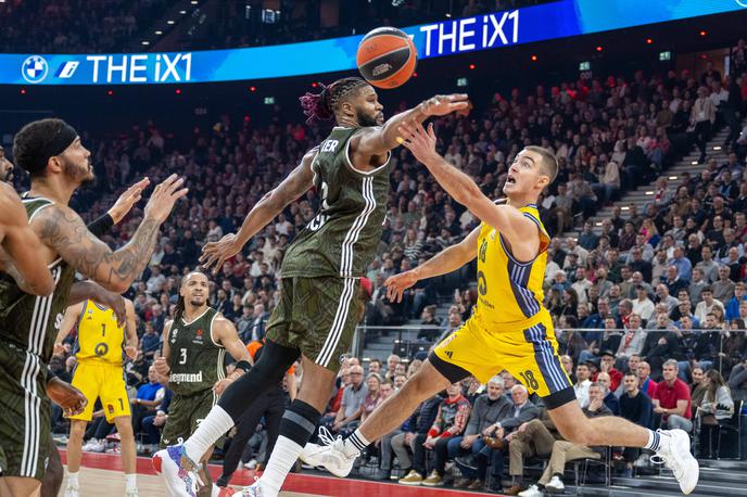 Žiga Samar Alba Berlin Bayern München | Žiga Samar se je po poškodbi vrnil na parket. | Foto Guliverimage