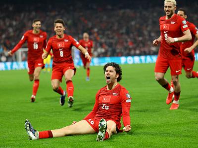 Turčija le še zmago oddaljena od mundiala, težje delo čaka Italijo