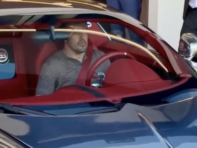 Fernando Alonso si je privoščil enega najbolj posebnih bugattijev vseh časov