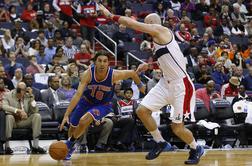 Vujačičev New York klonil proti Houstonu, Charlotte ugnal Milwaukee