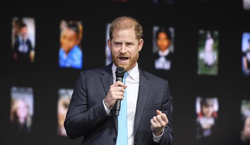 Princ Harry presenetil z iskreno izpovedjo: Želi spravo z očetom in bratom