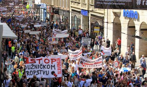 Na protestih hrvaškega združenja Franak v Zagrebu več tisoč ljudi, tudi iz Slovenije (foto)
