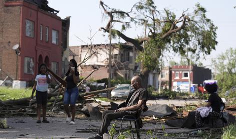 Silovito neurje s tornadi: umrlo najmanj 27 ljudiz