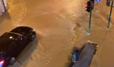 Trst zajel močan naliv: v 30 minutah padlo 35 litrov dežja