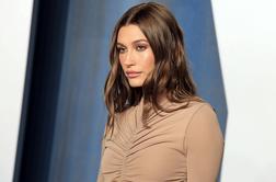 Hailey Bieber na počitnicah v Evropi: rožnat bikini in veliko Nutelle