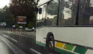 Nova prometna nesreča ljubljanskega avtobusa. Poškodovane tri osebe. 