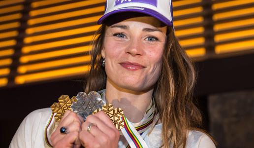 Enajst let od zadnje zlate snežinke Tine Maze #ndd