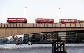 London streljanje na mostu