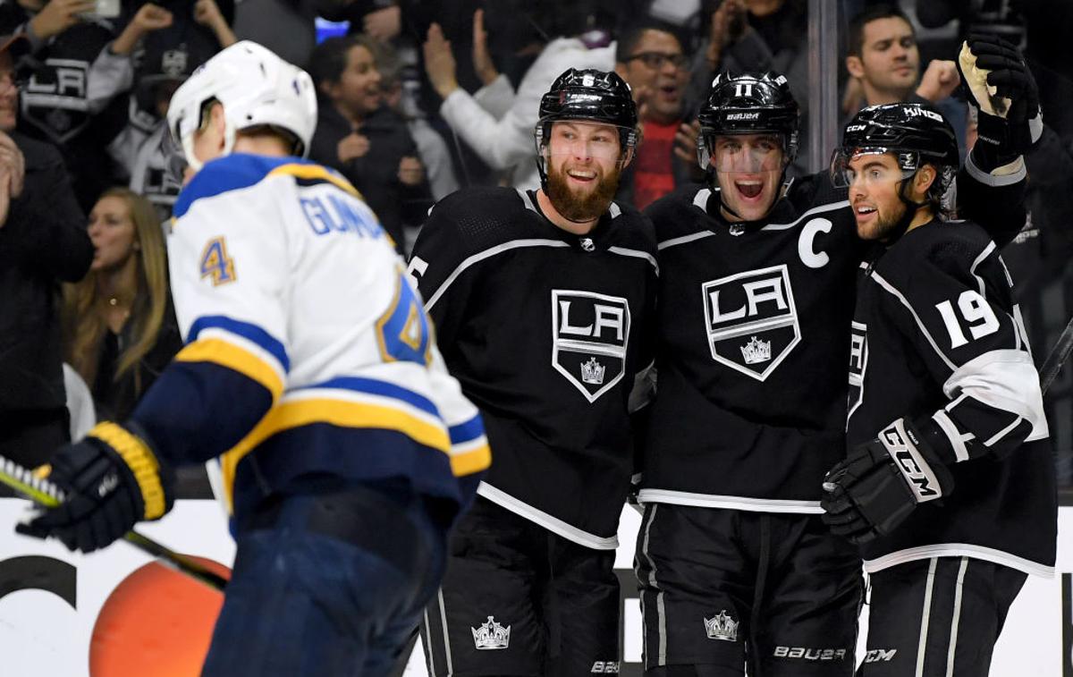 Anže Kopitar | Hokejisti Los Angeles Kings bodo sezono odprli v noči na nedeljo z gostovanjem pri Edmontonu. Anže Kopitar upa, da bodo dokazali, da zadnja sezona, ko se niso uvrstili v končnico, ne bo postala navada. | Foto Gulliver/Getty Images