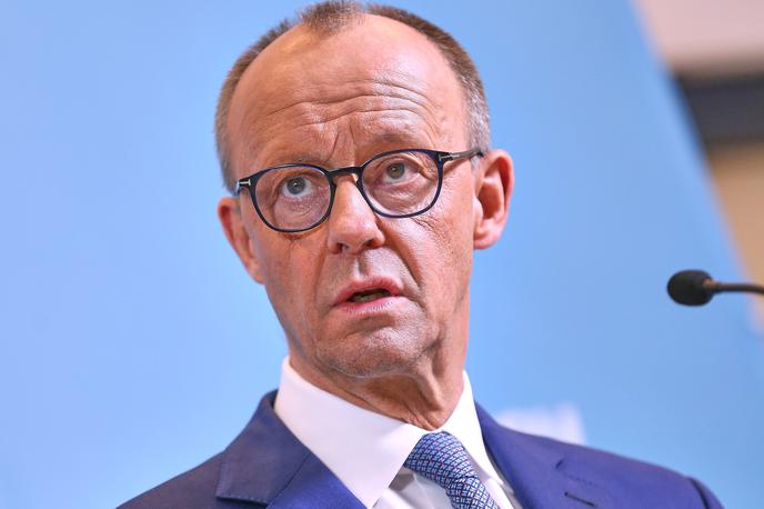 Friedrich Merz | "Najmanj desetletje smo imeli lažen občutek varnosti," je med razpravo pred glasovanjem povedal vodja krščanskih demokratov (CDU) in kanclerski kandidat Friedrich Merz. | Foto Reuters