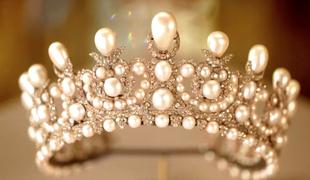 Francoska policija na lovu za tatovi: na delu so bili izurjeni kriminalci. Znano je, kaj so ukradli.