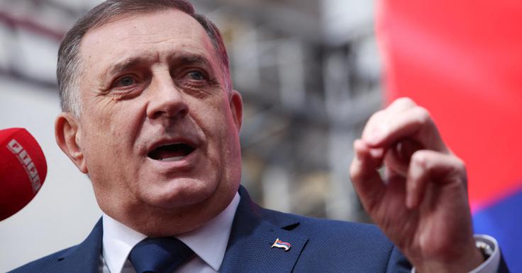 Zijad Bećirović opozarja, da je Milorad Dodik (na fotografiji) Srbe v Sloveniji pozival, naj glasujejo za Janeza Janšo.  | Foto: Reuters