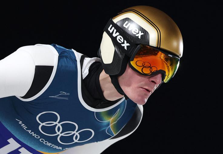 Domen Prevc je slovensko prednost po prvi seriji zvišal na skoraj deset točk pred Japonci. | Foto: Reuters