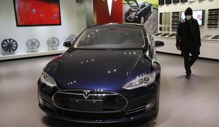 Tesla s poravnavo končala bitko na kitajskih sodiščih