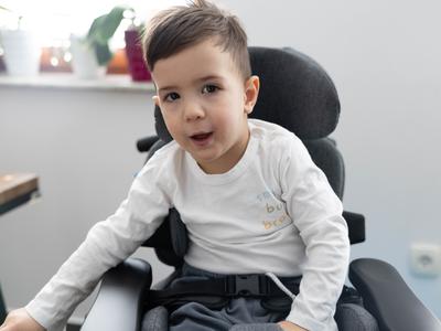 Rojstnodnevno darilo za triletnega Aleksa: Slovenija za njegovo zdravljenje zbrala 600 tisočakov