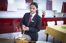 CPI, poklici, strežba, Nina Horvat