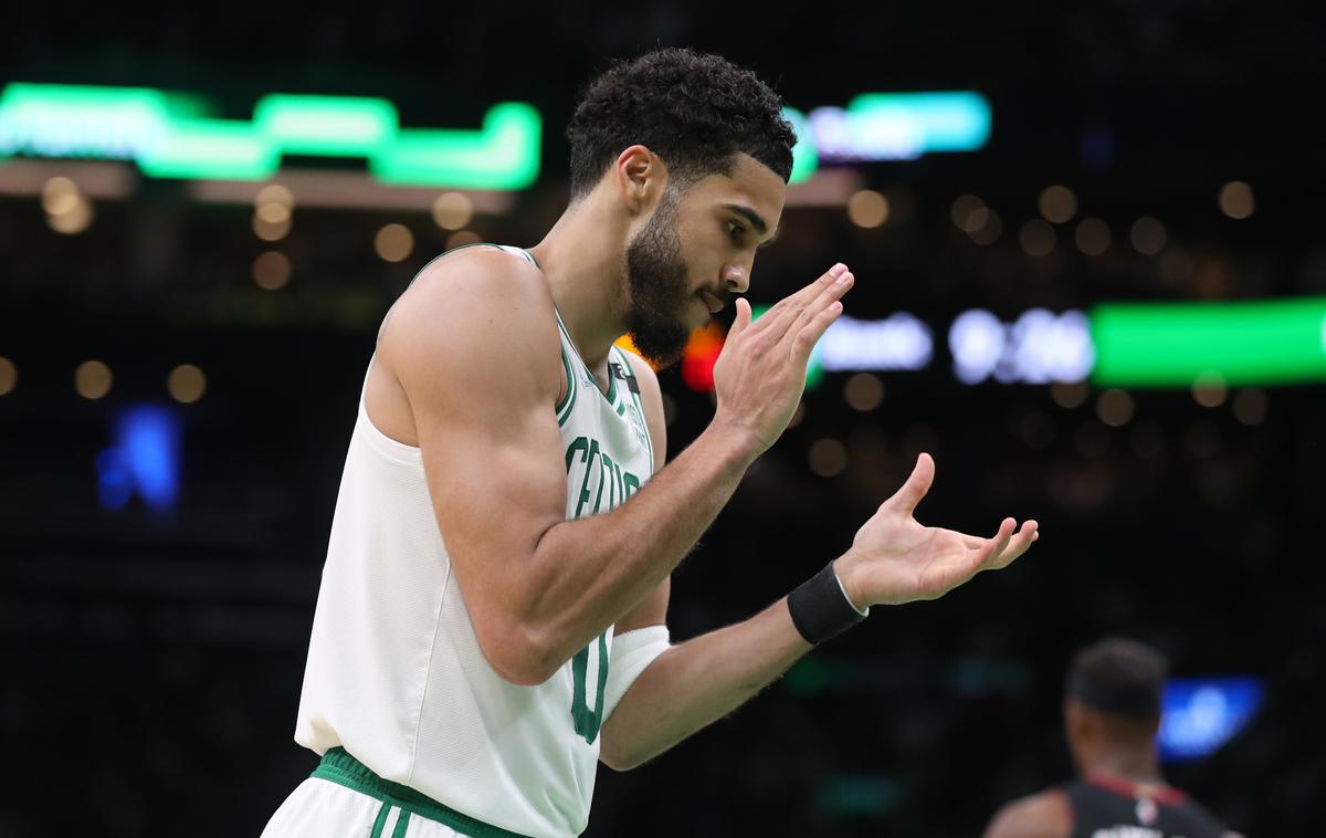 Boston Miami | Jayson Tatum je bil z 31 točkami prvi strelec dvoboja v Bostonu. | Foto Reuters