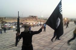 Džihadisti usmrtili več kot sto ljudi